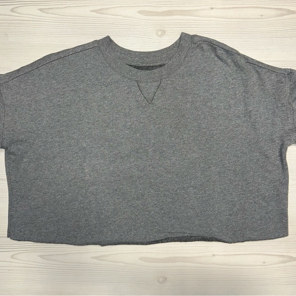 Colsie Gray Cropped Sweatshirt - Picture 3 of 3